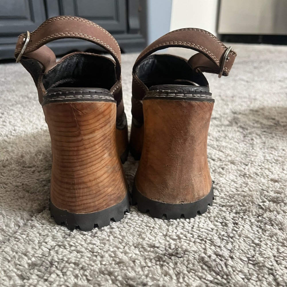 Leather Platform Sandals - Brown Women’s Heels - Picture 4 of 6